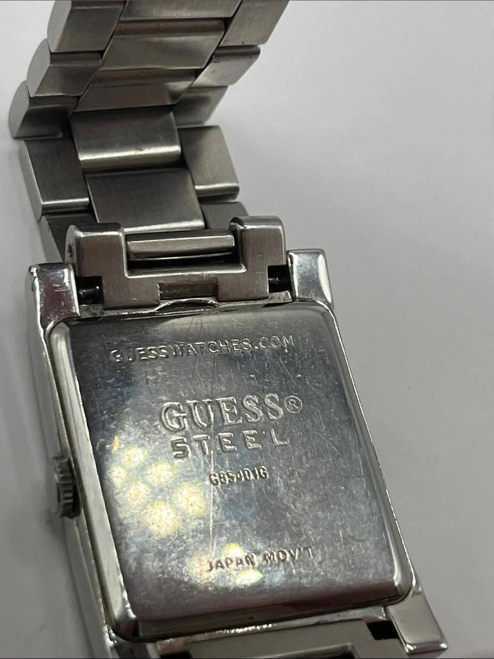 GUESS Men G85401G Fashion Sunburst Silver Tone Quartz Analog 28mm new battery
